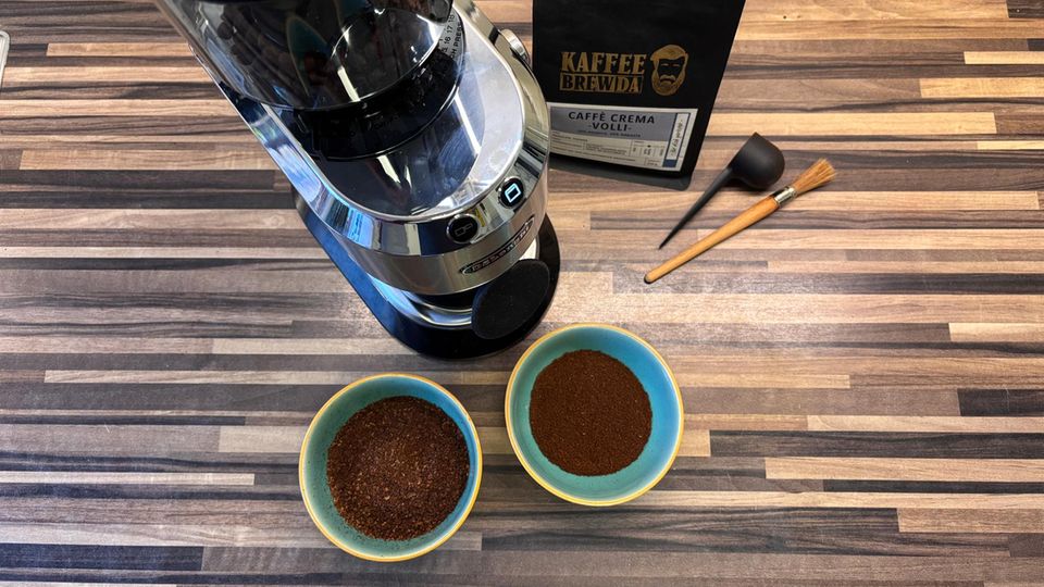 stern Kaffeemühlen Test: De'Longhi Dedica als Draufsicht