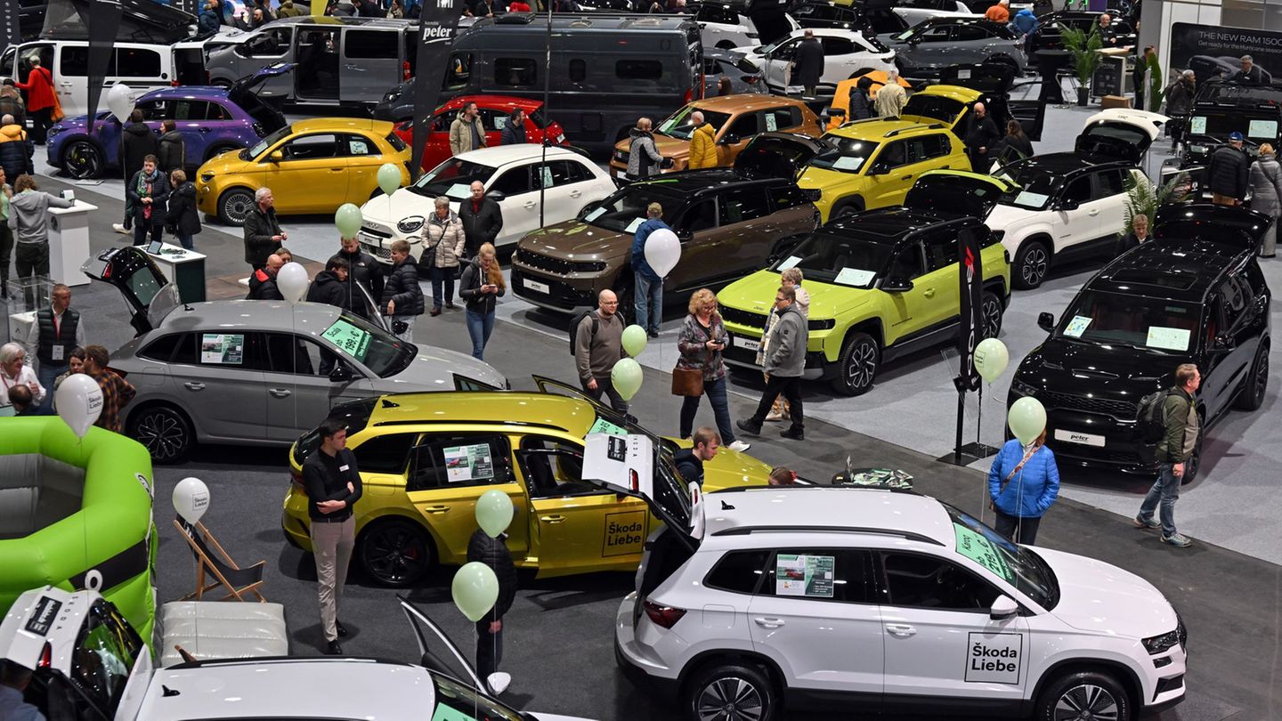 Auf der Messe sind 42 Marken vertreten. Foto: Martin Schutt/dpa