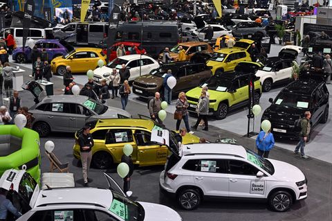Auf der Messe sind 42 Marken vertreten. Foto: Martin Schutt/dpa