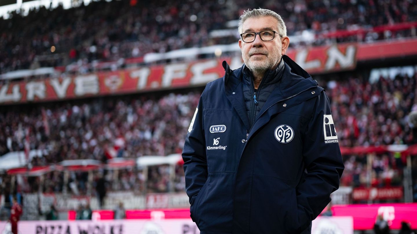 Urs Fischer will mit Mainz 05 seinen zweiten Bundesligasieg feiern. Foto: Marius Becker/dpa
