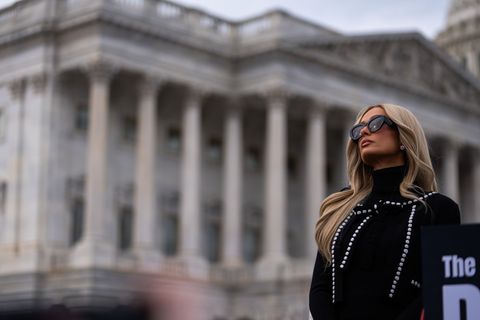 US-Realitystar Paris Hilton will die Rechte von Opfern von KI-generierten pornografischen Inhalten stärken. Foto: Allison Robber