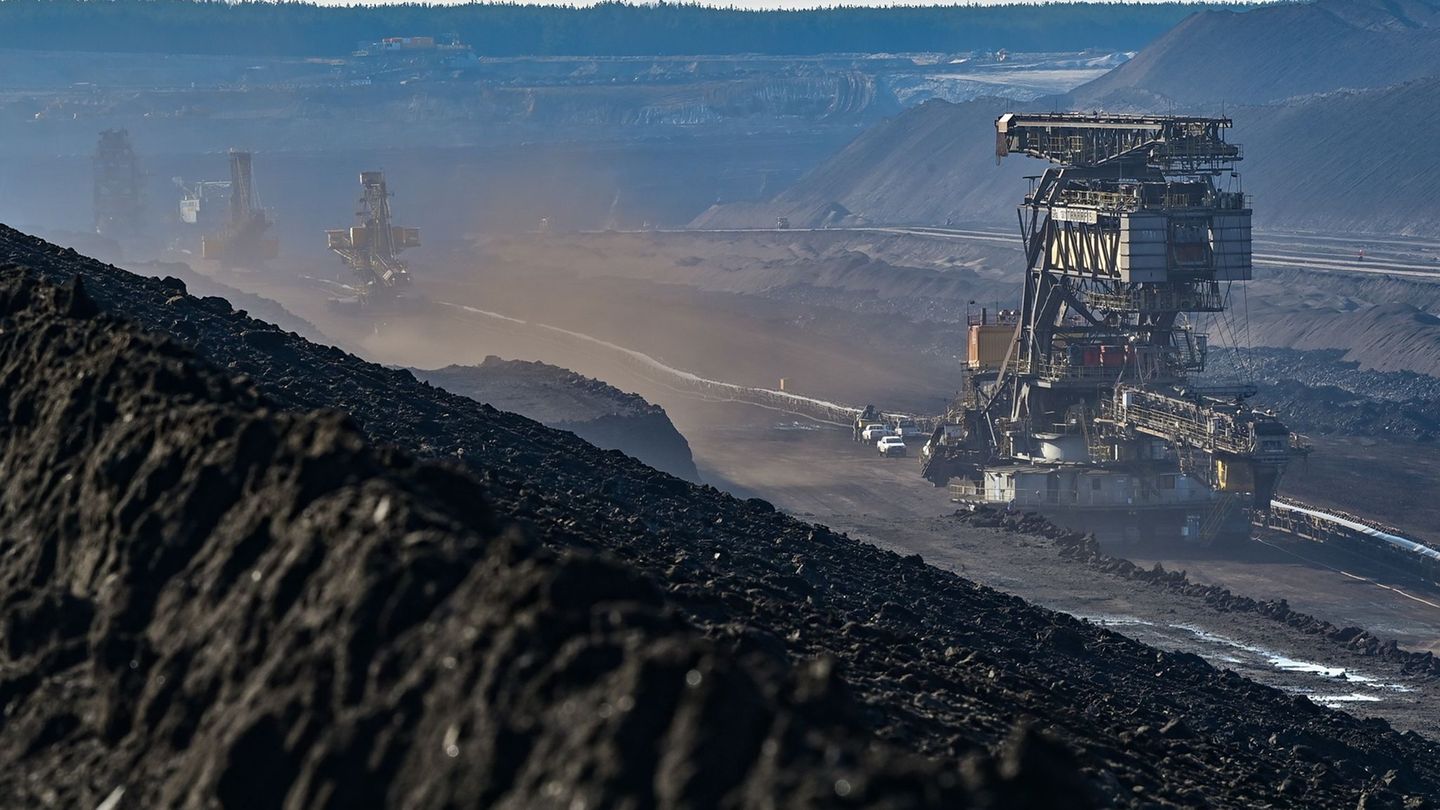 Die Leag will die Kohleförderung in Welzow-Süd schon 2030 beenden. (Archivbild) Foto: Patrick Pleul/dpa/dpa-tmn