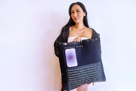 Samira Yavuz nimmt ein explosives Kissen mit in den Dschungel.