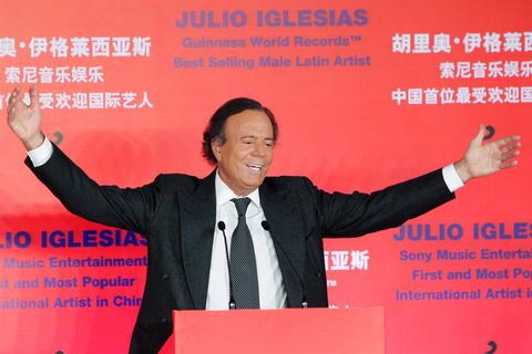 Julio Iglesias lebt seit Langem zurückgezogen in der Karibik. (Archivbild) Foto: How Hwee Young/EPA/dpa