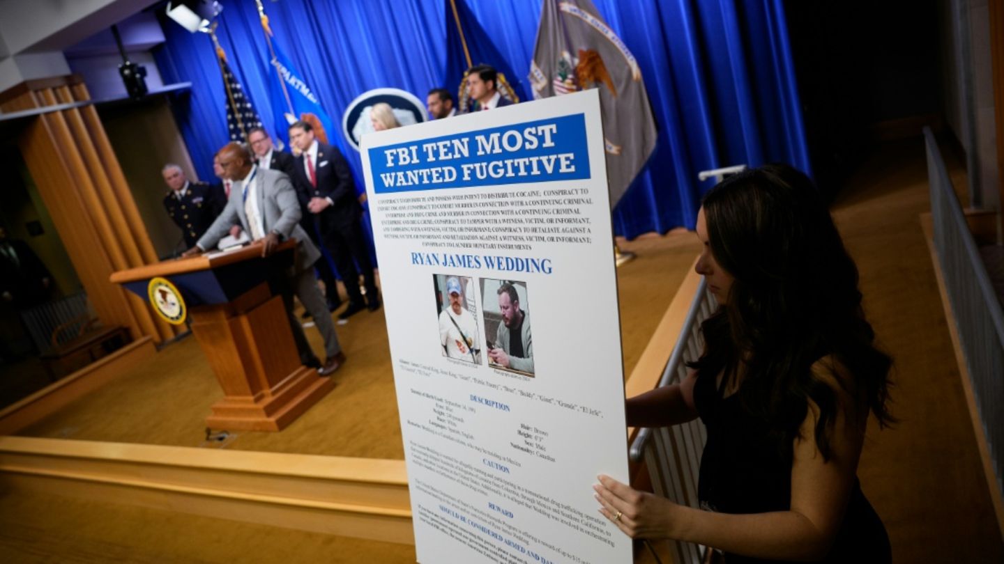 Ein FBI-Fahndungsplakat zu Ryan Wedding