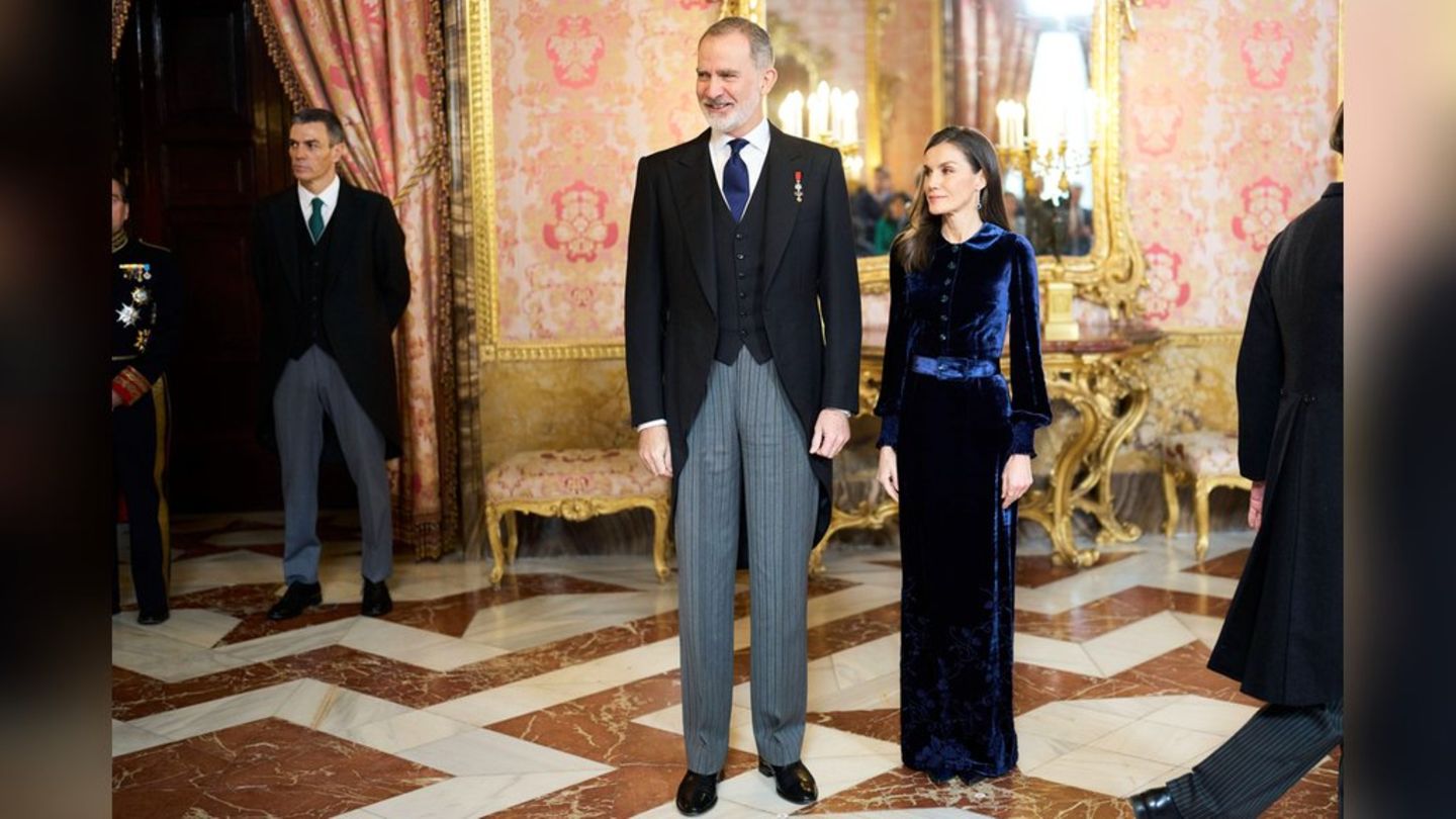 Königin Letizia bei Neujahrsempfang: Sie setzt auf die Trendfarbe des Jahres