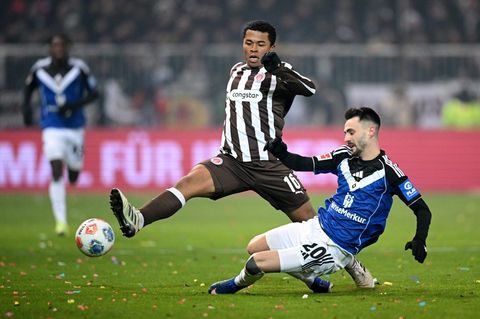 Szene aus dem Spiel St. Pauli gegen HSV