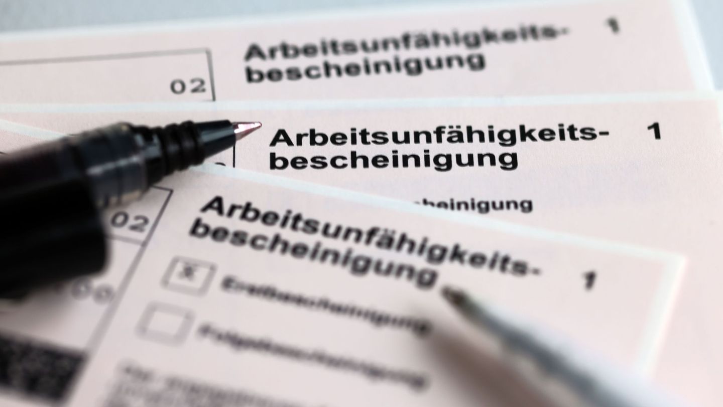 Datenauswertung-Krankenstand-verharrt-auf-gleichbleibendem-Niveau