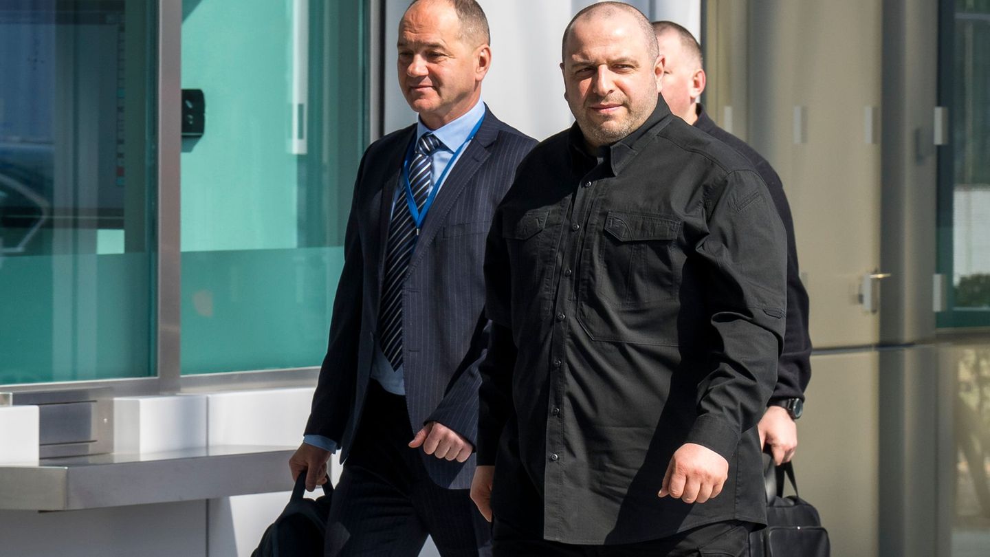 Bei den Verhandlungen treffen auch Militärvertreter der Kriegsparteien aufeinander. (Archivbild) Foto: Wiktor Dabkowski/ZUMA Pre