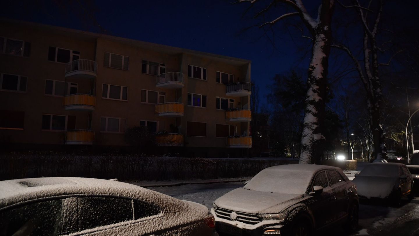 In den Tagen des großen Stromausfalls im Berliner Südwesten zogen viele Menschen aus ihren dunklen und kalten Wohnungen in ein H