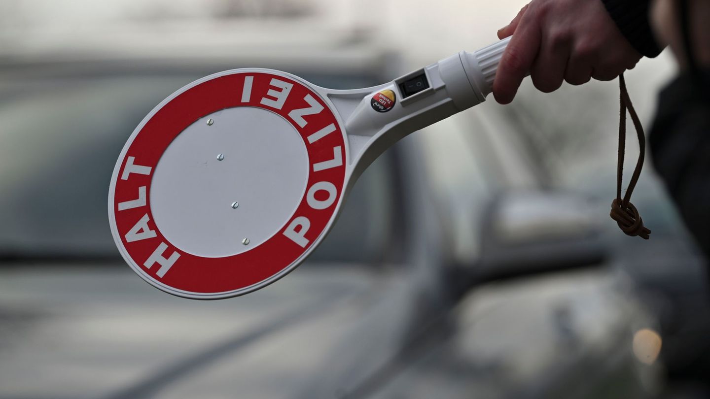 Drogenfund-Polizei-findet-mehr-als-zehn-Kilo-Haschisch-auf-der-A8