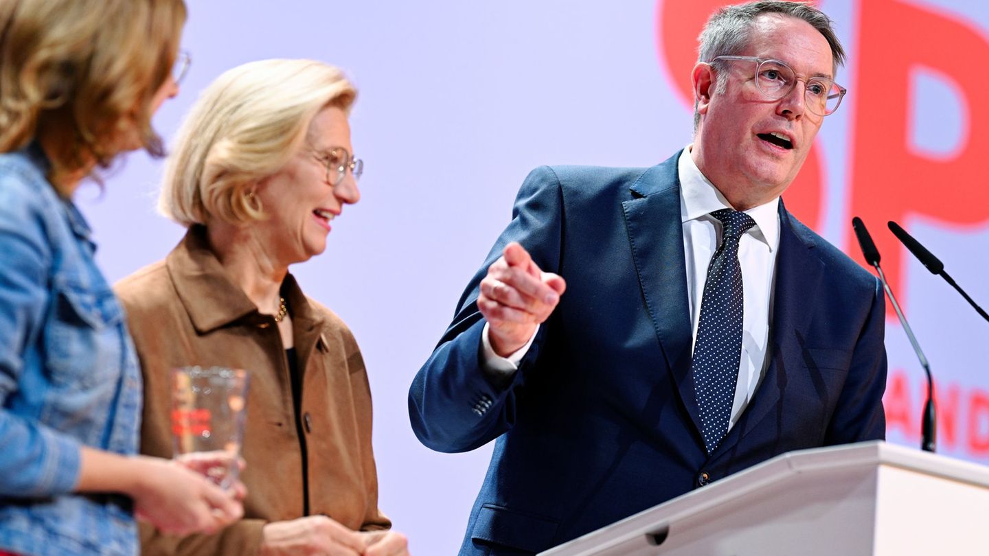 "Es bleibt beim Saarland, es bleibt bei Rheinland-Pfalz", sagt Schweitzer. Foto: Uwe Anspach/dpa