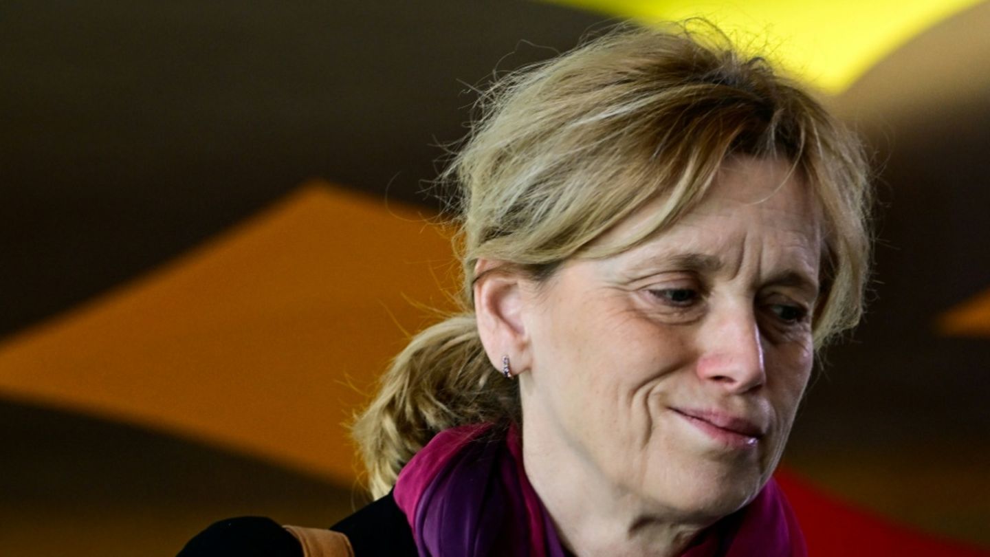 Familienministerin unterstützt Hubigs Vorschlag zu Aufnahmen in Sauna und Spa