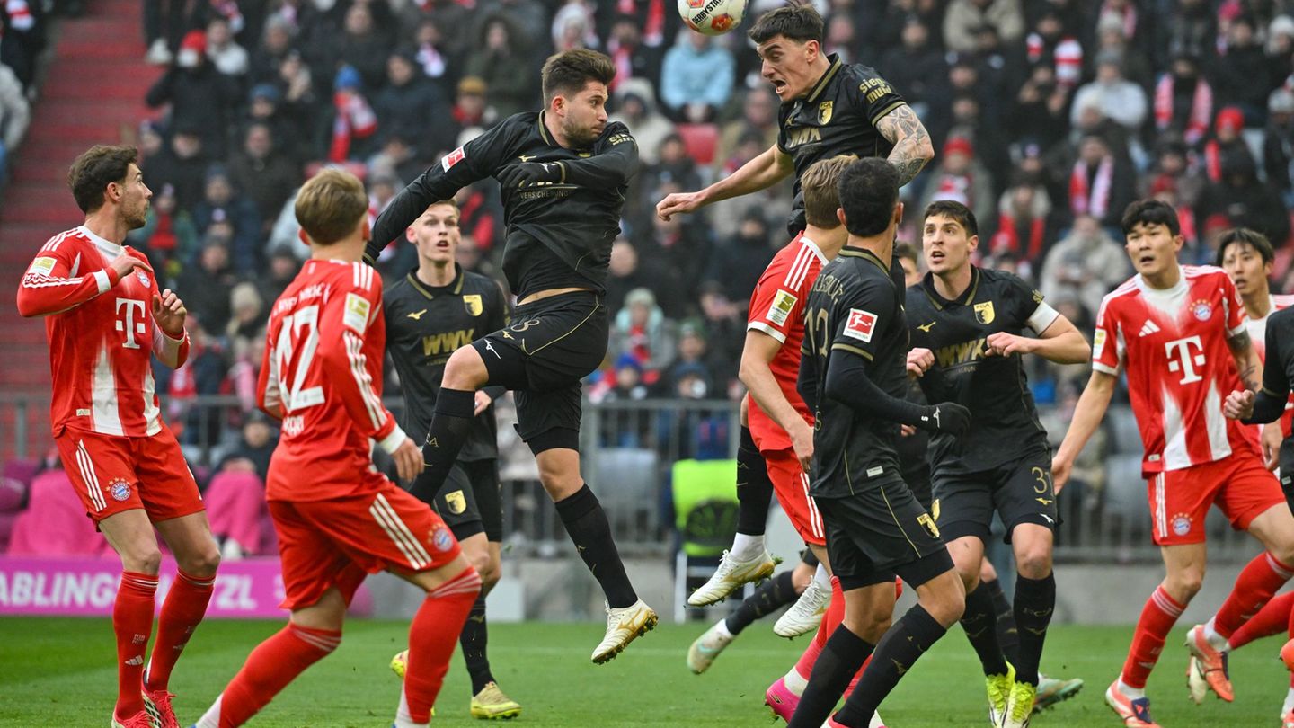 Fu-ball-Bundesliga-Kalte-Dusche-f-r-FC-Bayern-Augsburg-feiert-Coup-in-M-nchen