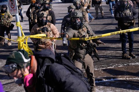 Ein Mann starb durch Schüsse eines Beamten in Minneapolis. Foto: Abbie Parr/AP/dpa