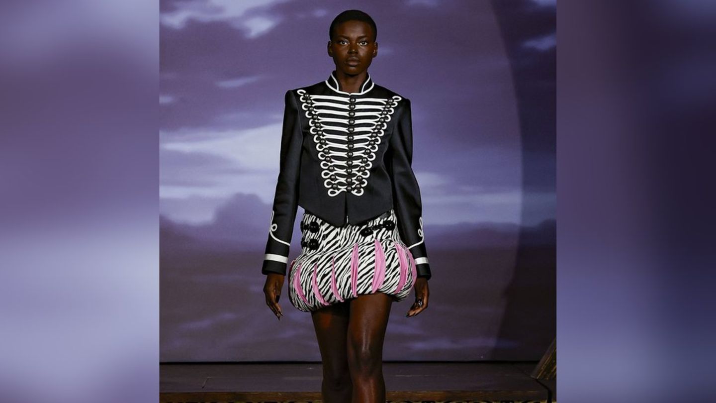 Napoleon-Jacke: Dieses Statement-Piece kehrt 2026 zurück