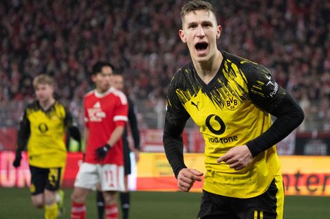 Nico Schlotterbeck bejubelt seinen Kopfballtreffer zum 2:0. Foto: Soeren Stache/dpa