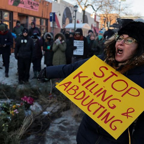 Wieder liegen in Minneapolis Blumen im Schnee – und die Menschen trauern um den Tod eines Mitbürgers