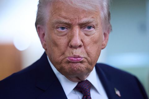 Trump lobt das britische Militär - nach heftiger Kritik an seinen früheren Äußerungen. (Archivbild) Foto: Evan Vucci/AP/dpa