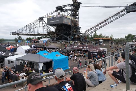Auch eine Grillmeisterschaft ist vor der Kulisse ausgedienter Bergbaugroßtechnik schon ausgerichtet worden. (Archivbild) Foto: S