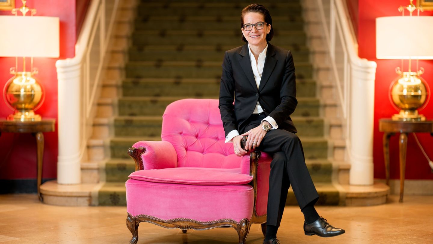 Caroline von Kretschmann, Chefin des Luxushotels "Europäischer Hof Heidelberg", geht auf Tiktok viral. Foto: Uwe Anspach/dpa