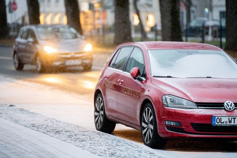 Vor allem in Baden-Württemberg und Franken soll es kräftig schneien. (Archivbild) Foto: Hauke-Christian Dittrich/dpa