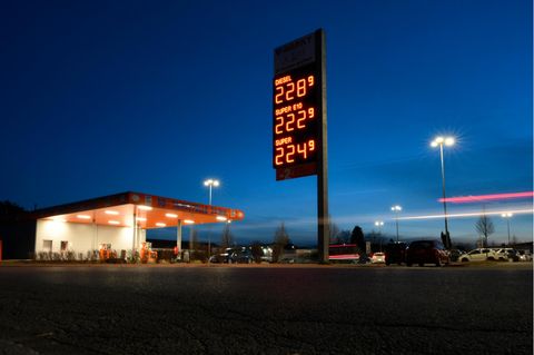 Tankstellen-Mitarbeiter in Bremen sollten nach Feierabend auf Verfolger axchten (Symbolbild=