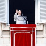 Vatikan-Stadt, Vatikan. Nach seinem wöchentlichen Angelus-Gebet fordert Papst Leo ein Ende des Krieges in der Ukraine. Die anhaltenden russischen Angriffe setzten die Zivilbevölkerung der Winterkälte aus, sagt das Oberhaupt der katholischen Kirche. "Ich appelliere an alle, ihre Bemühungen zur Beendigung dieses Krieges zu verstärken"