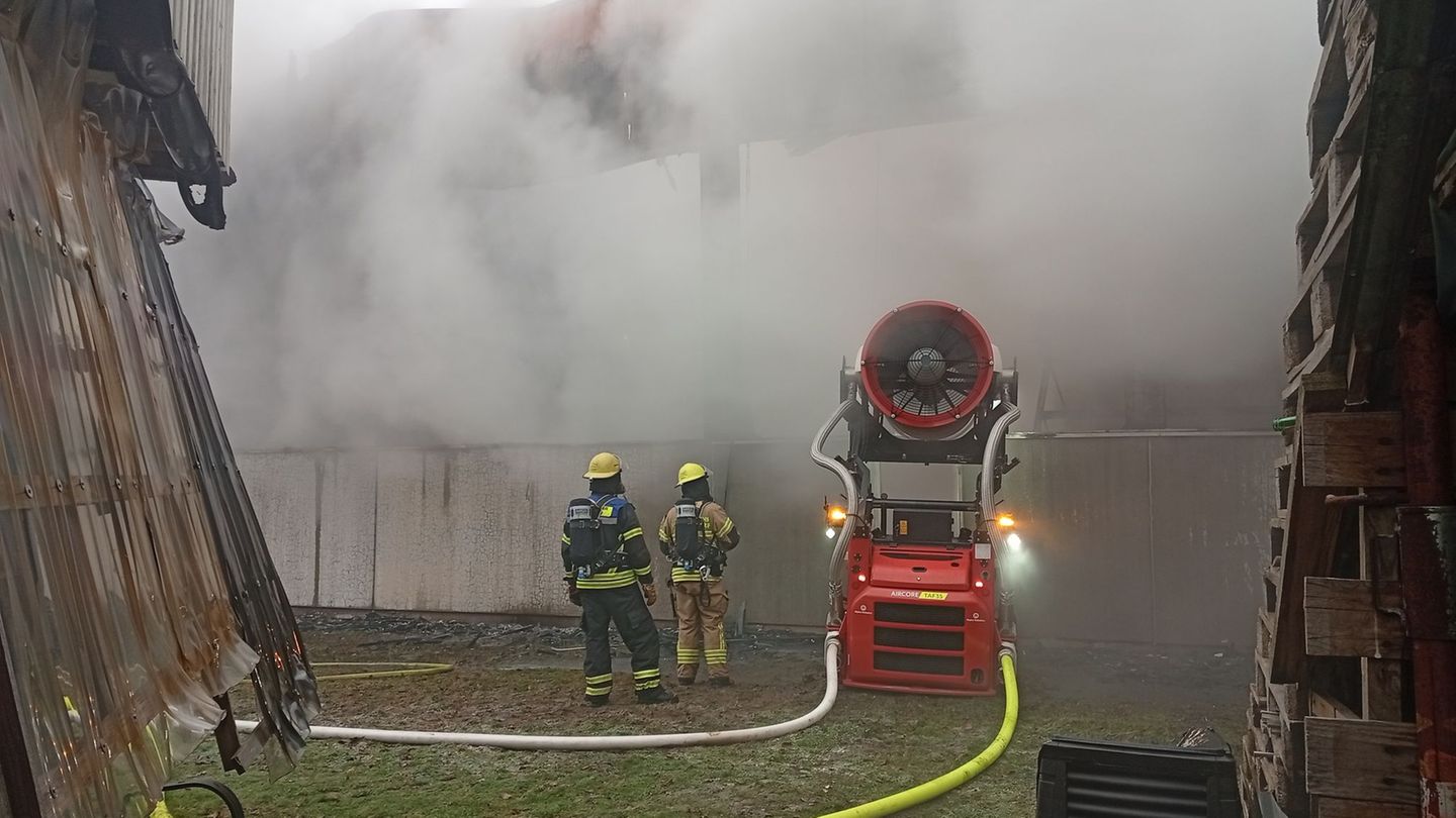Ein Zeuge alarmierte die Einsatzkräfte in der Nacht. Foto: -/weserpictures/dpa