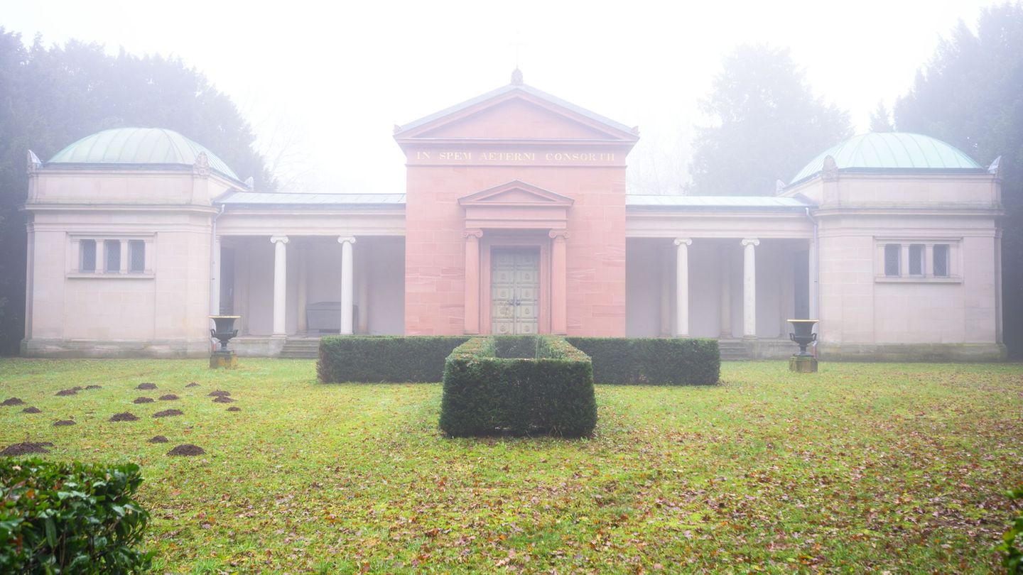 Das Mausoleum auf der Rosenhöhe in Darmstadt gehört zu Kulturgütern, die dem Land angeboten wurden. (Archivbild) Foto: Andreas A