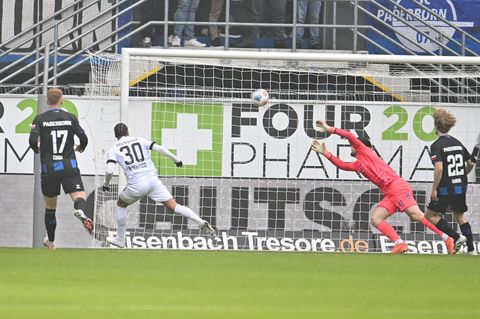 Blitzstart für Münster zum 1:0. Foto: Swen Pförtner/dpa