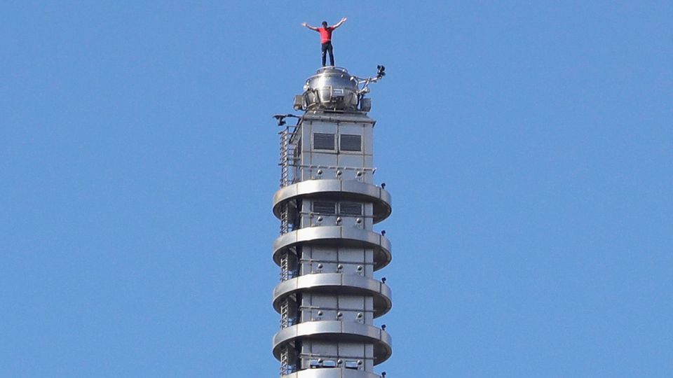 Taipeh 101: Extremsportler erklettert Wolkenkratzer ohne Sicherung