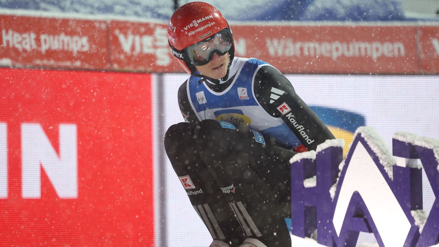 Karl Geiger schaffte es mit dem Team nicht auf das Podest. Foto: Karl-Josef Hildenbrand/dpa