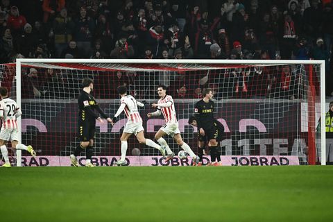 Trifft derzeit wie am Fließband: Freiburgs Igor Matanovic (2.v.r.). Foto: Silas Stein/dpa
