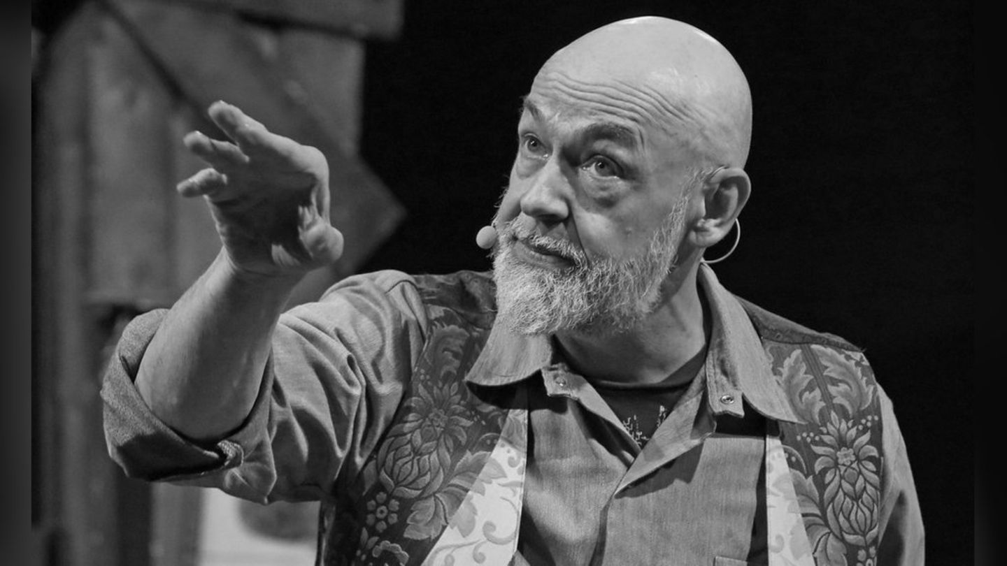 Gerd Knebel, bekannt als eine Hälfte von Badesalz, ist mit 72 Jahren an Krebs gestorben.