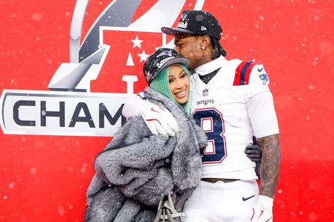 Cardi B und Stefon Biggs zeigten sich innig beim Spiel in Colorado.