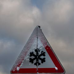 Im Landkreis Anhalt-Bitterfeld wird der öffentliche Nahverkehr eingestellt. (Symbolbild) Foto: Stefan Puchner/dpa