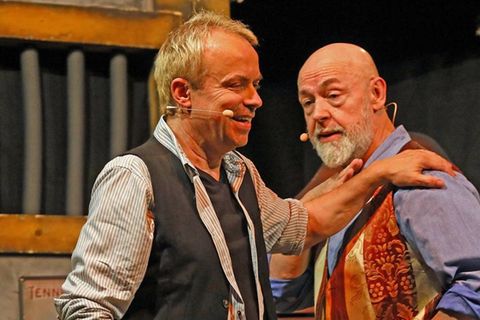 Henni Nachtsheim (l.) und Gerd Knebel bildeten das Comedy-Duo Badesalz - hier bei einem Auftritt in Groß-Gerau.