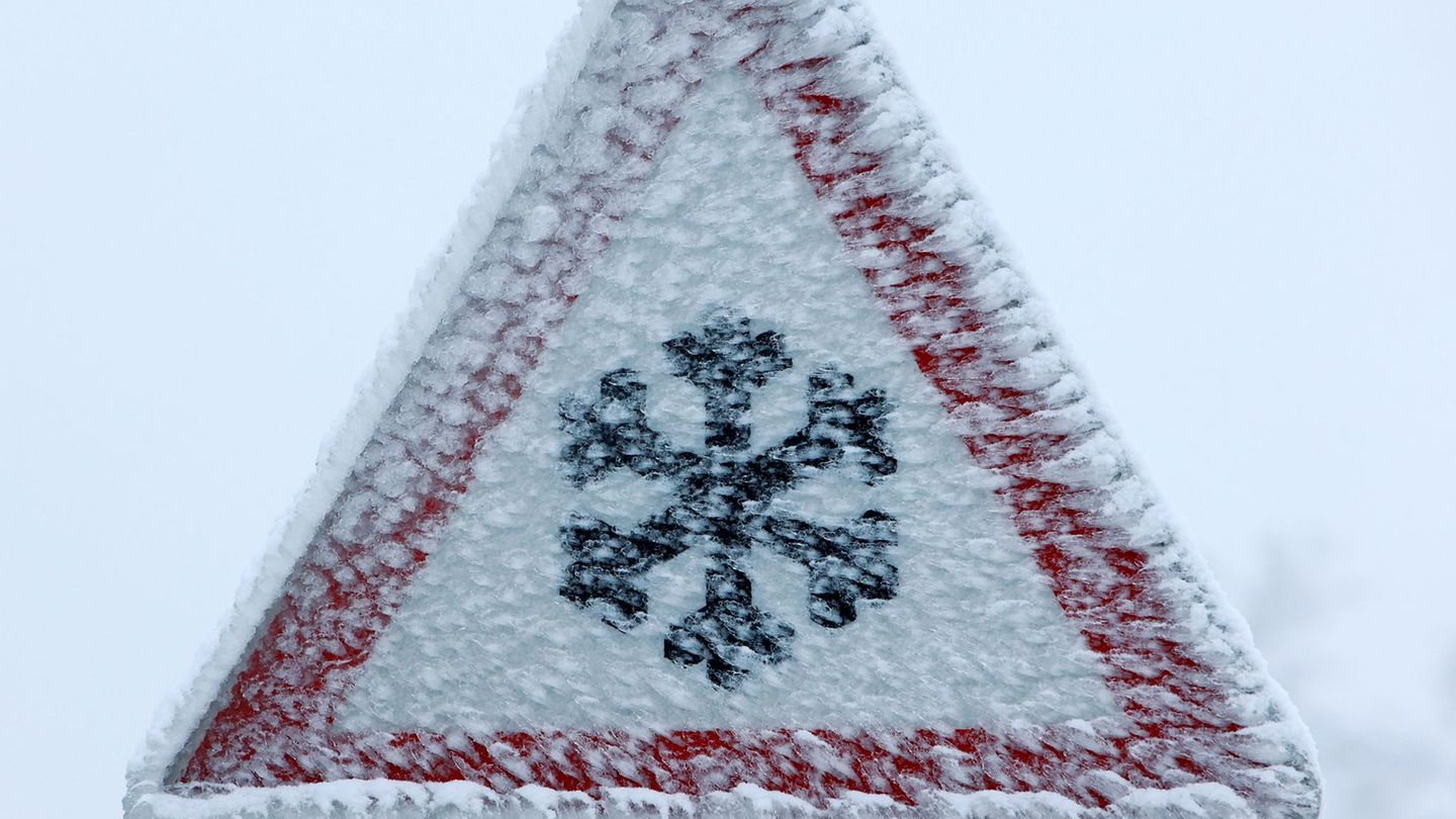 Der Schüler- und Linienverkehr im Südharz wurde eingestellt. (Symbolbild) Foto: Matthias Bein/dpa