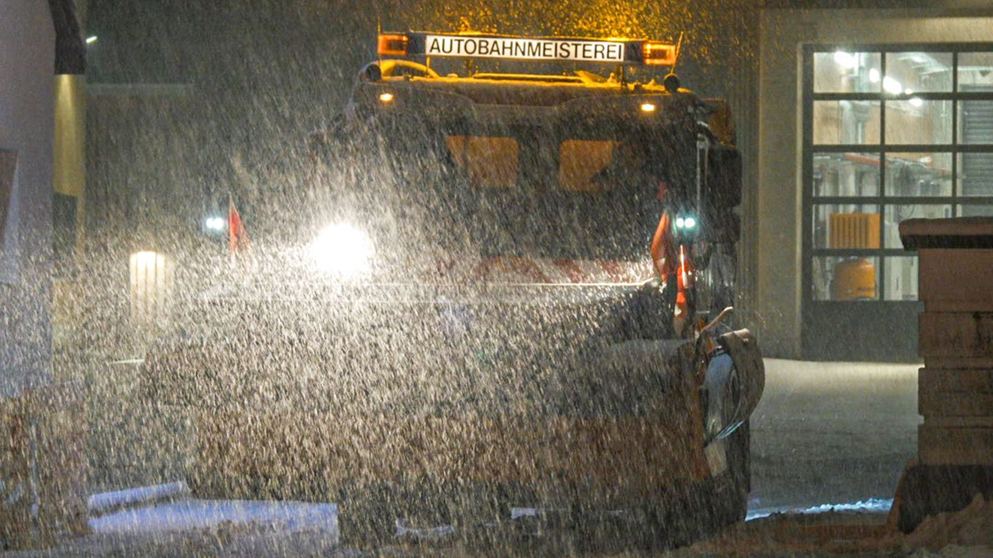 Schneemassen haben den Busverkehr in Ulm und Neu-Ulm lahmgelegt. Foto: Enrique Kaczor/onw-images/dpa