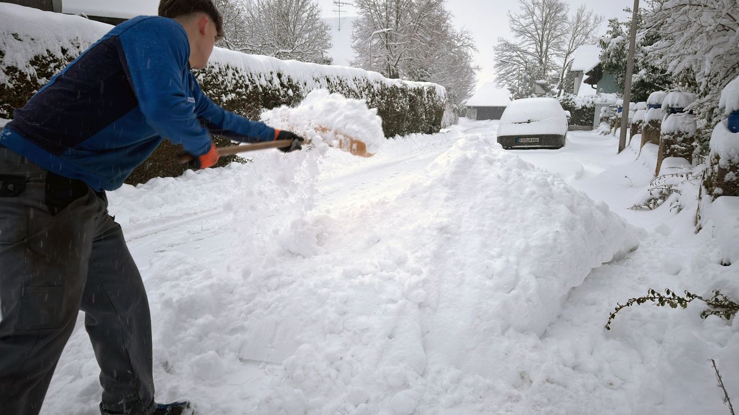 Nicht überall kann heute Müll abgeholt werden. Foto: Daniel Löb/dpa