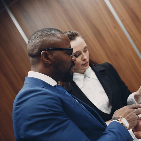 Manager über Vorgesetzte und Mitarbeiter