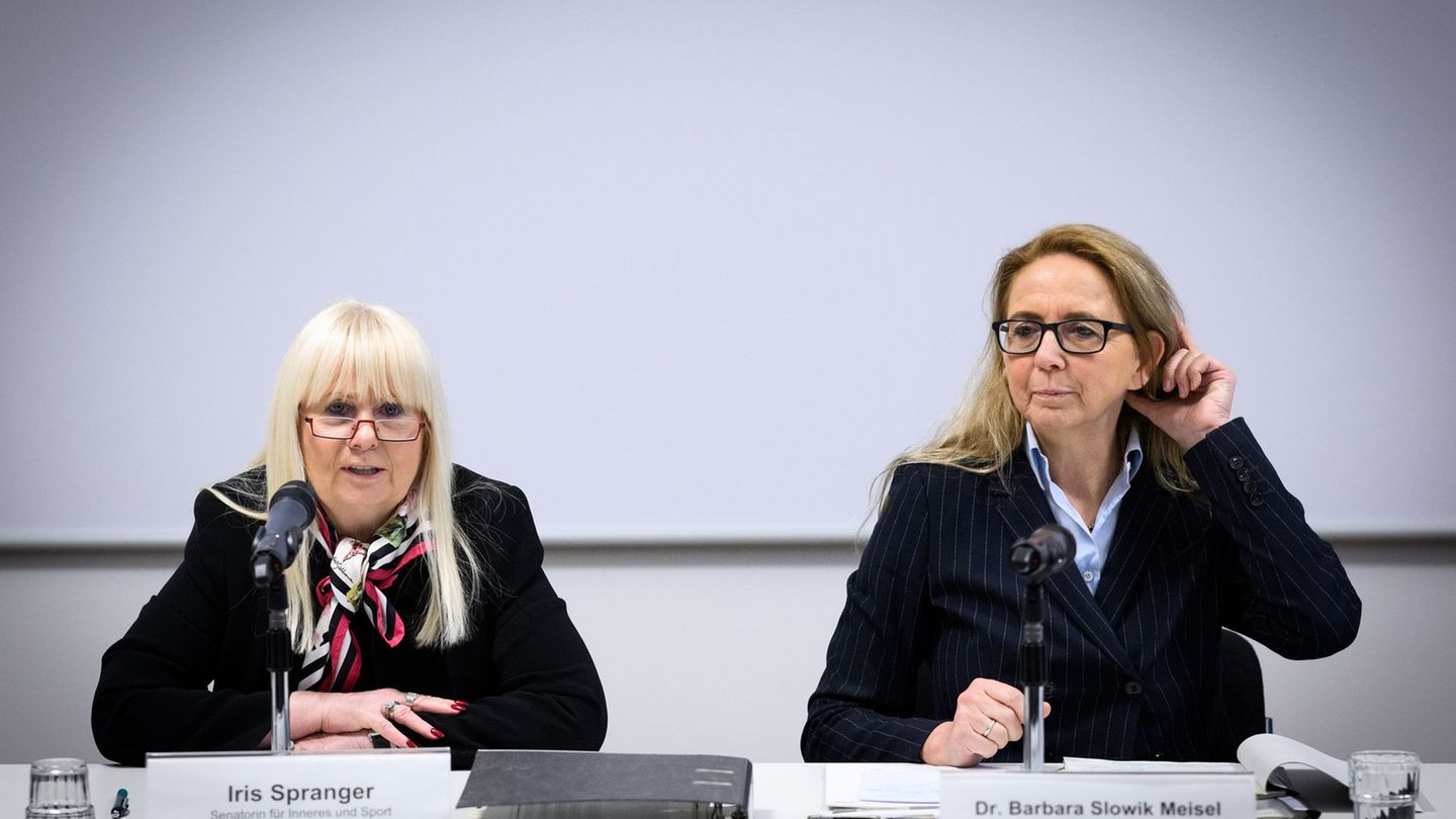 Iris Spranger (links), Berliner Senatorin für Inneres und Sport, und Barbara Slowik Meisel, die Berliner Polizeipräsidentin. (Ar