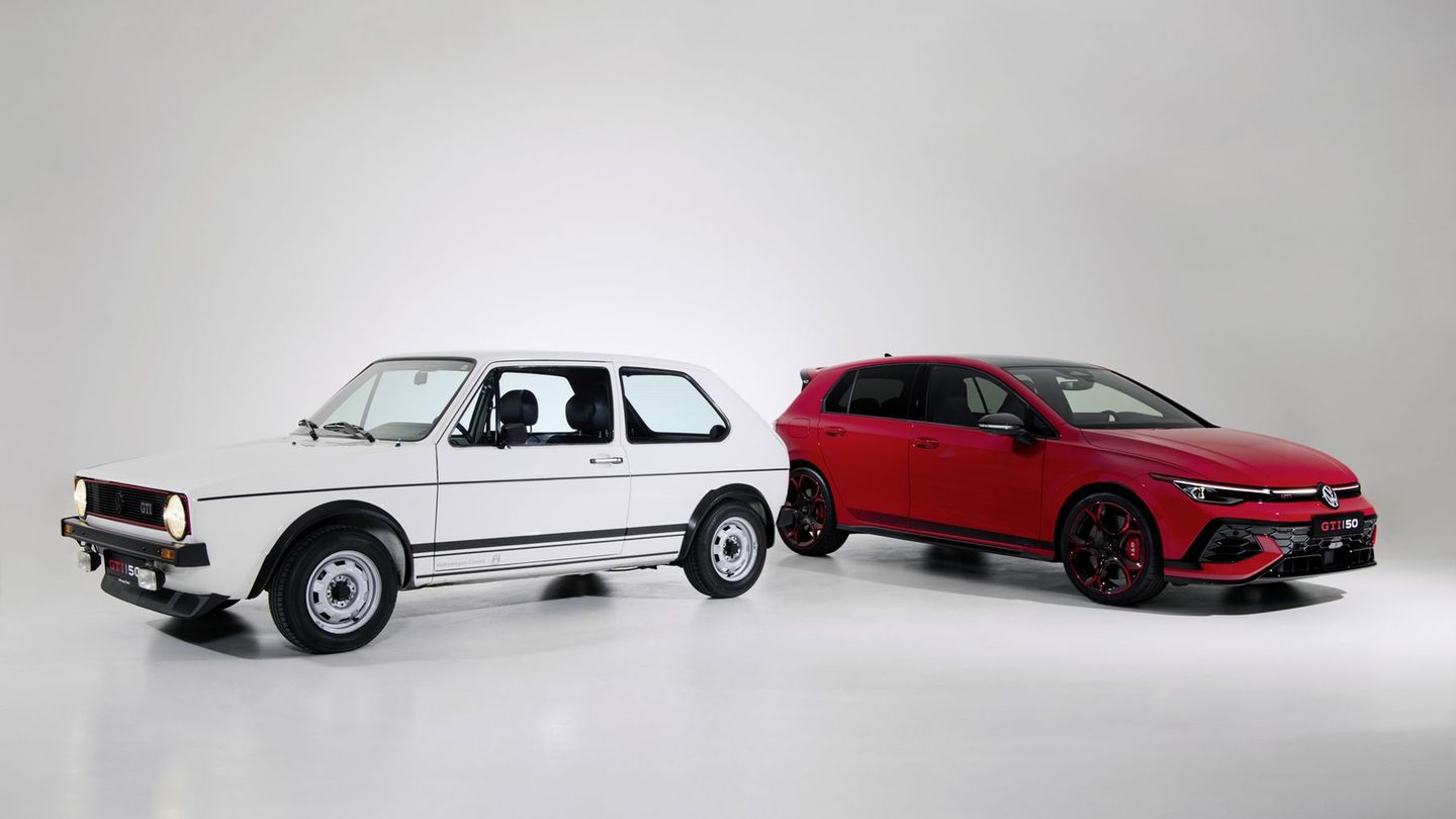 Es liegen 50 Jahre dazwischen: VW Golf I GTI (links) und VW Golf GTI Edition 50