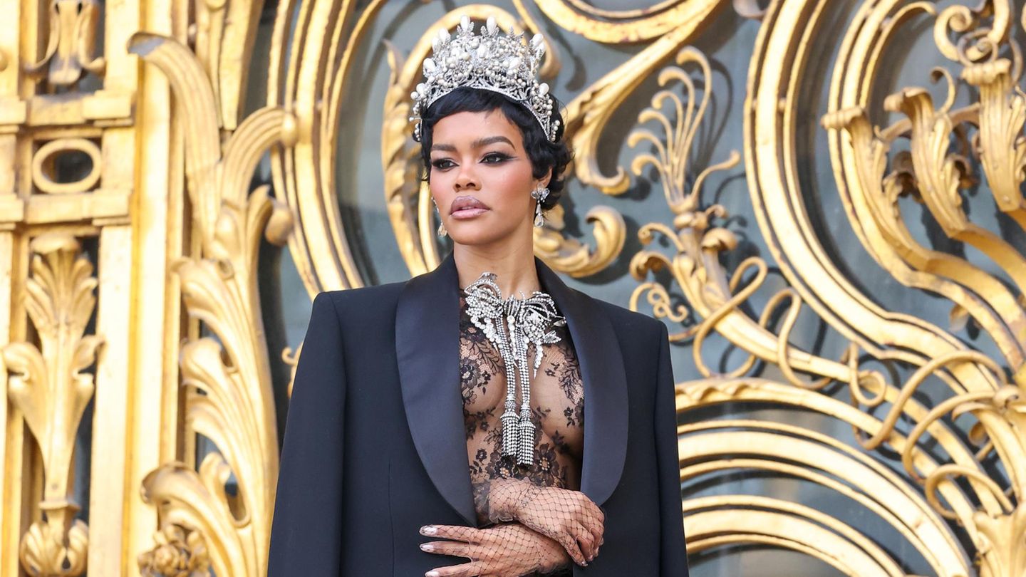 Haute Couture: Gekrönte Häupter und gefallene Helden: Diese Stars mischen Paris auf