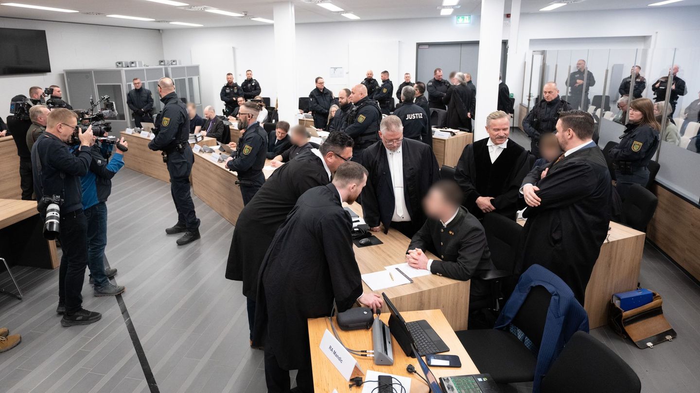 Das Oberlandesgericht Dresden verhandelt gegen acht Männer, die Mitglieder der militanten Neonazi-Gruppe "Sächsische Separatiste