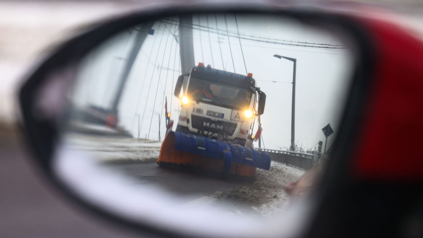 Vor allem der Norden von Sachsen-Anhalt ist von Winterwetter betroffen. Foto: Hendrik Schmidt/dpa