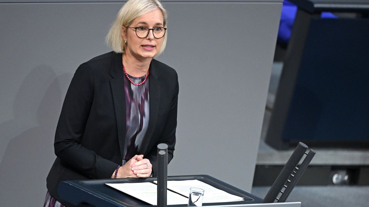 Christiane Schenderlein (CDU), Staatsministerin für Sport und Ehrenamt - die Bundesregierung überlässt die Diskussion über einen