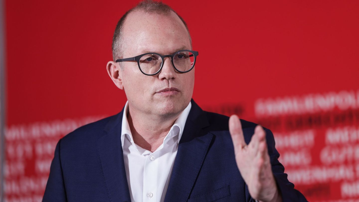 Jochen Ott, der designierte Spitzenkandidat der NRW-SPD für die Landtagswahl 2027, strebt einen tiefgreifenden Umbau des Schulsy