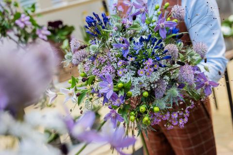 Ein schöner Blumenstrauß mitten im Winter – in Essen beginnt die IPM. Foto: Rolf Vennenbernd/dpa